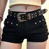 Spicy Girl Y2K Schwarze Nieten-Denim-Mikroshorts mit niedrigem Bund