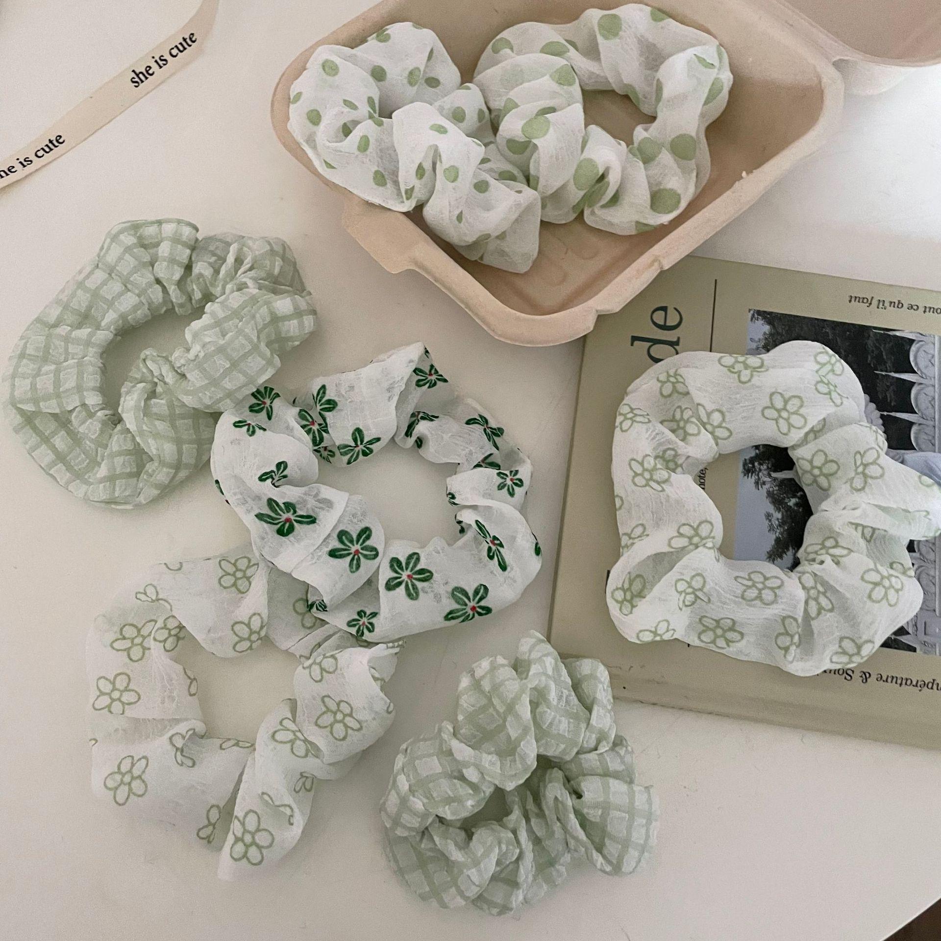 

Spring/Summer Green Korean Ponytail Scrunchie: Sweet, Stylish Updo Hair Tie & Accessory