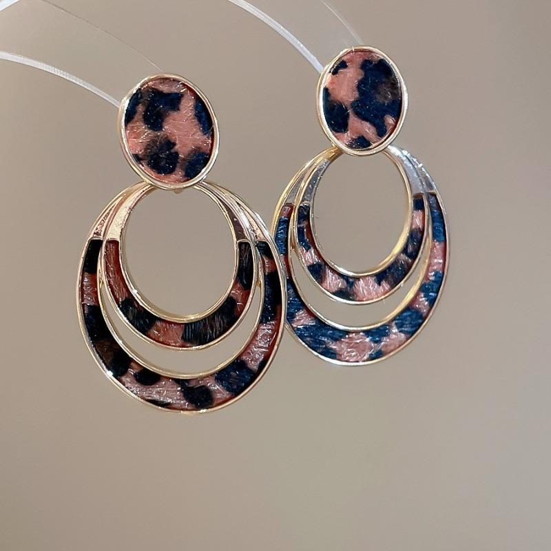 Silver Needle Leopard Geometric Earrings Vintage Maillard Temperament Premium Stud Earrings Fashion Daily Commuter Earrings