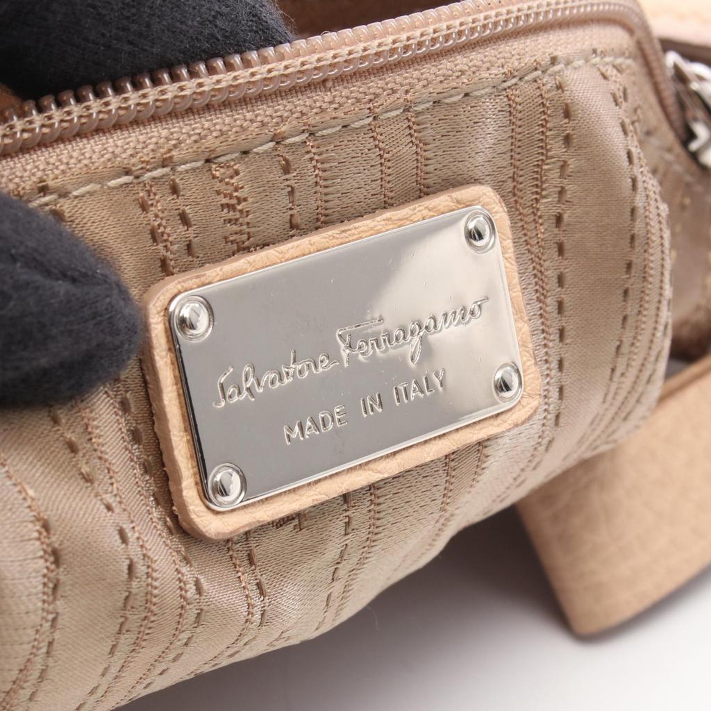 Used Salvatore Ferragamo Gancini Shoulder Bag 21 E654 leather Pink Used Women