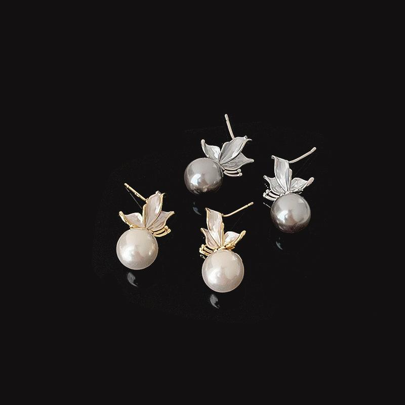 French Retro Butterfly Pearl Stud Earrings Women'S Light Luxury Elegant Gentle Fashion Personality Versatile Earrings Earrings