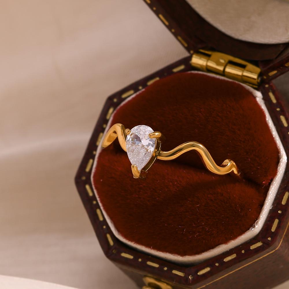 MamacitaSlay Luxe Waterdruppel Zirkonia Slangengolf Vorm Roestvrij Staal Ringen Voor Vrouwen Waterdicht Hoge Kwaliteit Sieraden