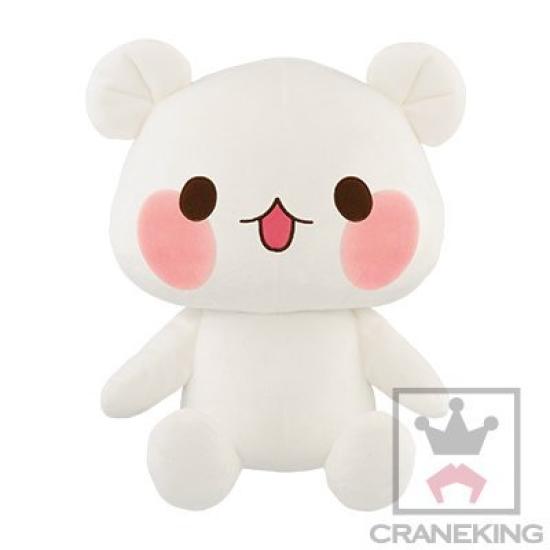 

Злой медведь против огромной плюшевой игрушки Злой медведь кажется острым на язык тюленем - -