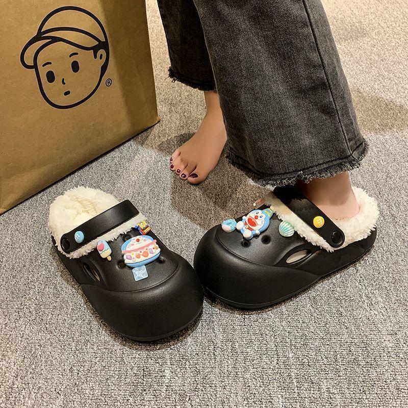 Fashion outerwear women's thick-bottomed non-slip fluffy slippers 2025 winter new cute cartoon warm velvet cotton slippers