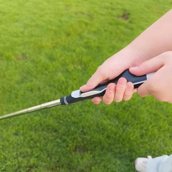 Golf Grip Trainer Club Grip Training Aid Right Hand Attachment Anti-slip Golf Swing Trainer for Correcting Hand Position on Golf Club