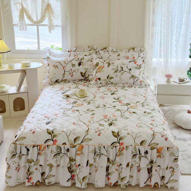 3pcs Bed Skirt Set Solid Color Quilted Thickened Lace Decoration Includes 1 Bed Skirt + 2 Pillowcases Suitable for Home And Hotel