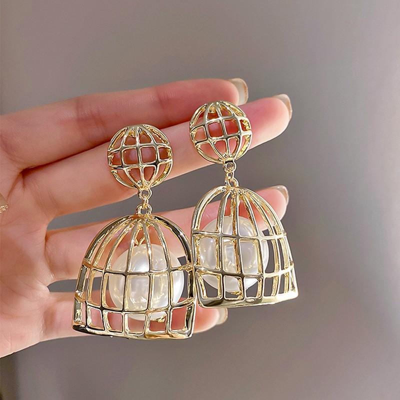 Boucles d'oreilles tulipe rétro françaises boucles d'oreilles amour design temperament sens des détails boucles d'oreilles diamant boucles d'oreilles mode coréenne