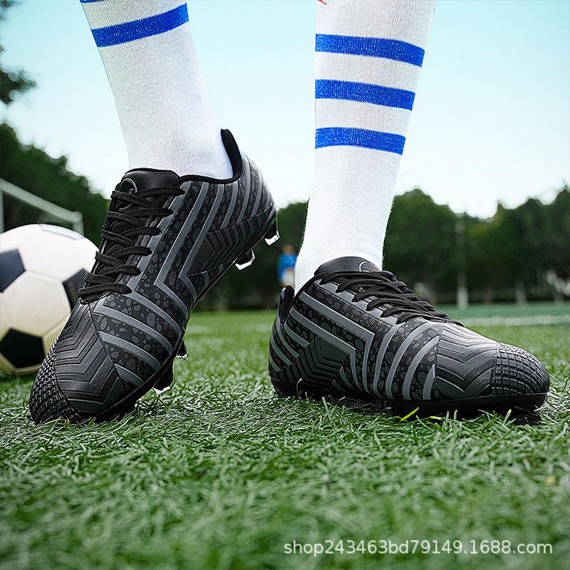 Football shoes men's professional game spike football shoes AG grass sports shoes youth primary and secondary school students factory straight hair