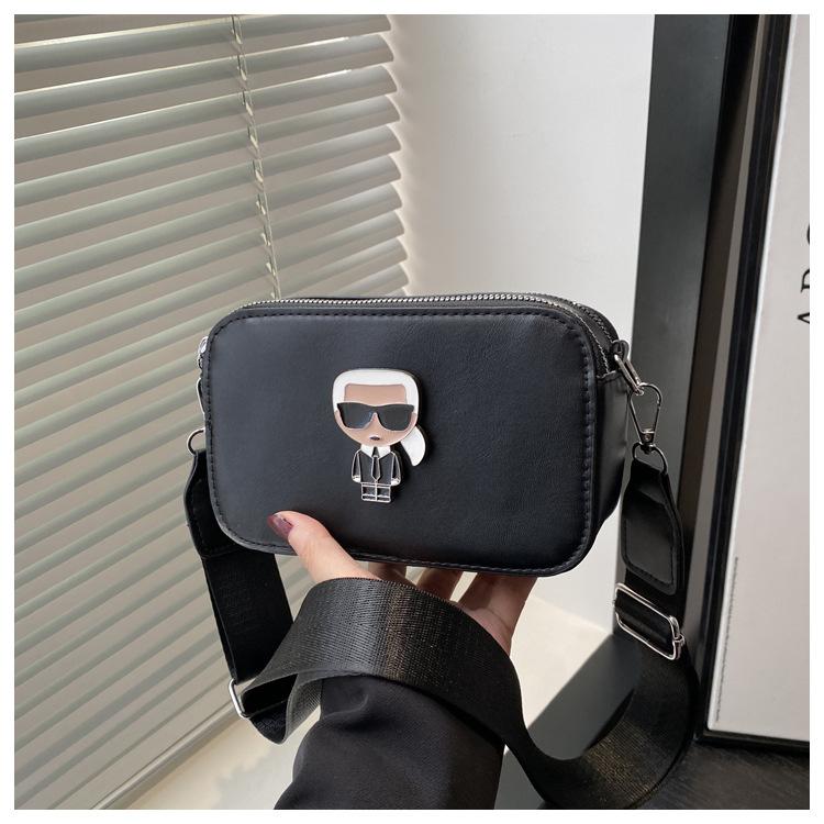 

Internet celebrity girl fashion solid color small square bag women s bag 2025 new personality simple wide shoulder strap messenger bag shoulder bag чёрный