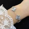 Vierblättriges Kleeblatt-Armband, leichtes Luxus-Temperament, weibliches Nischen-Design, Sinn für Glück, fünf Blumen