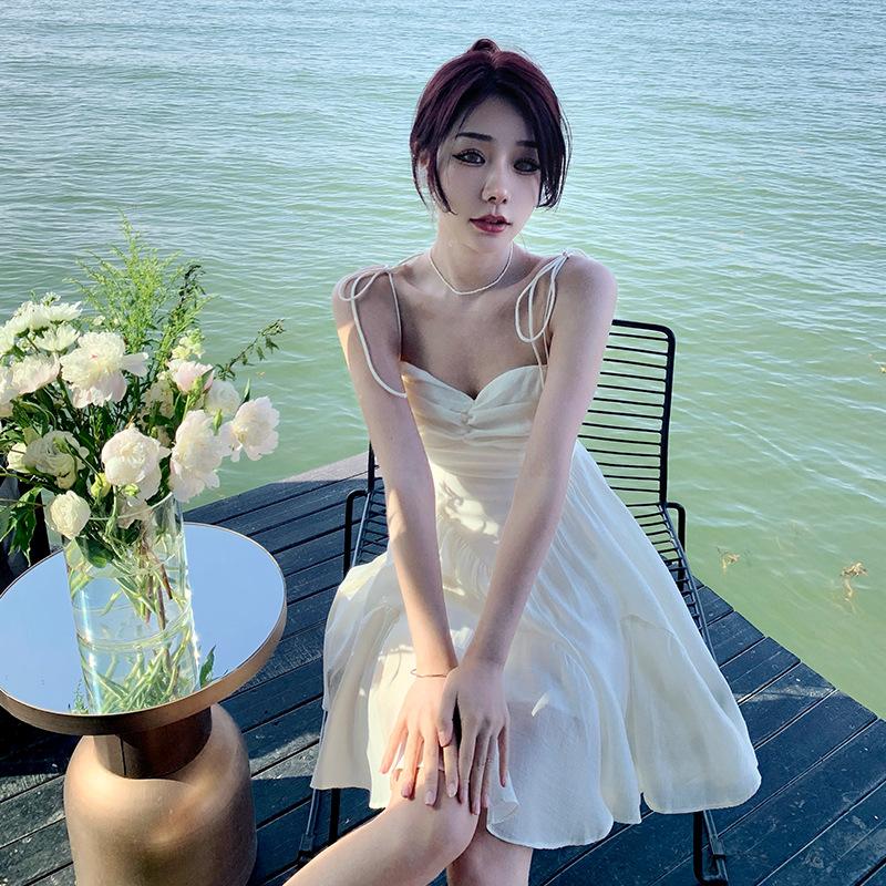 Французский Романтический Изысканный Темперамент Бежевая Юбка на Бретелях Бант Плиссированная Чашка Шелковое Платье-Юбка на Бретелях S