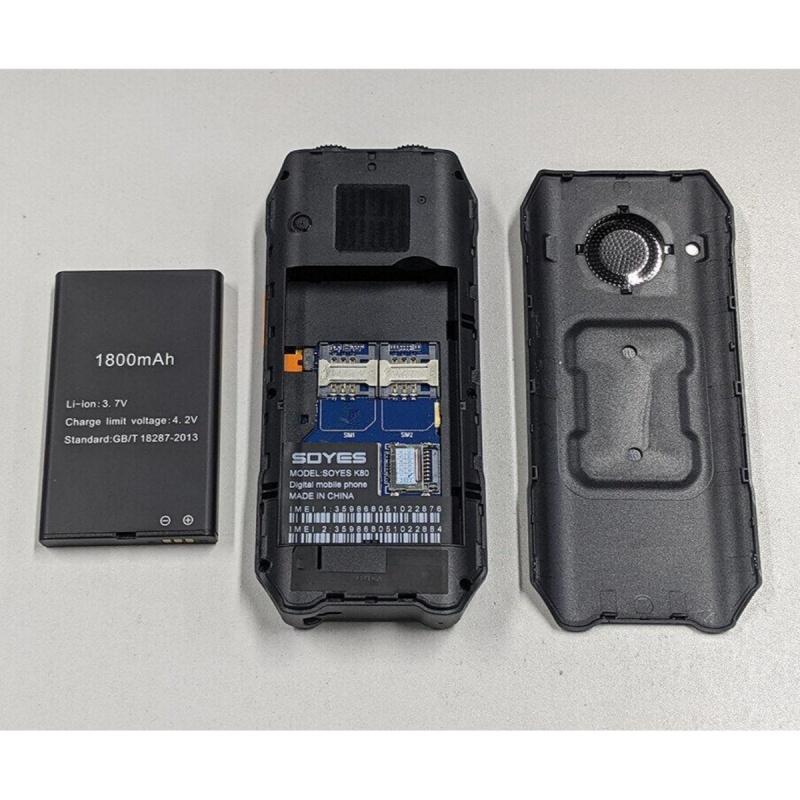 Soyes K80 GSM 2G Mobilní telefon 2,4palcový HD displej Dual SIM MP3 FM Vibrace 1800mAh SOS Svítilna Budík Tlačítkový telefon pro seniory