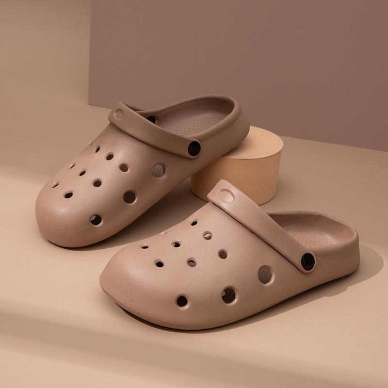 

Дырчатые туфли мужские для улицы летний тренд пляжные новые сандалии с закрытым носком мягкая подошва полушлепанцы мужские 44-45 хаки