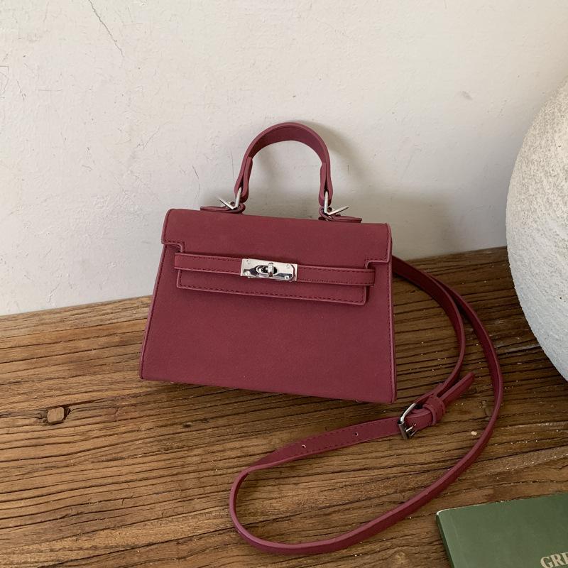 Retro Small Bag Women's Autumn and Winter Versatile 2025 New Simple Fashion Messenger Bag Women's Portable Work Small Square Bag