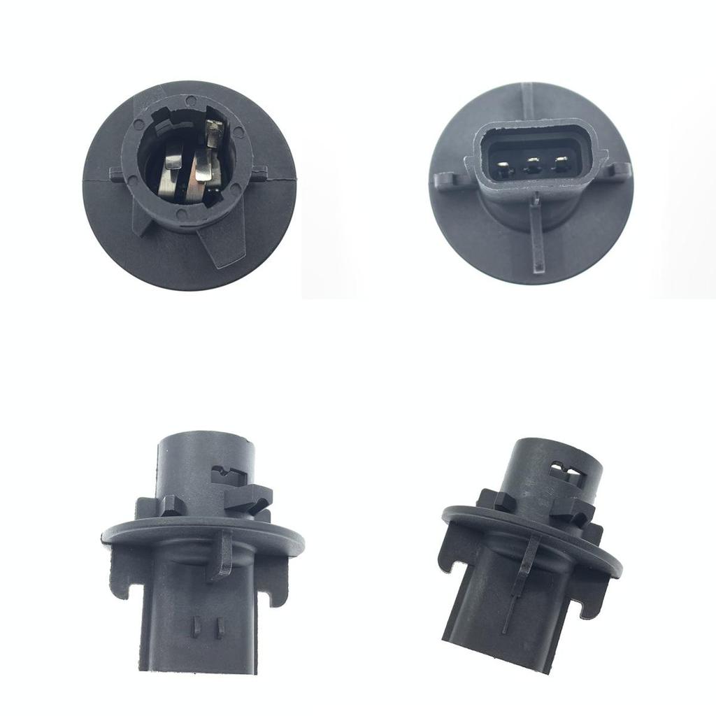 XBP100190 Land Rover Three-Pin Brake/ Taillight Socket Bulb for Defender 90/110.