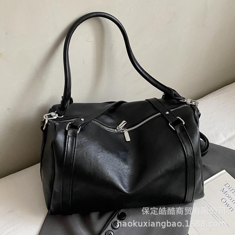 Premium sense retro hand bag women's autumn and winter 2025 popular shoulder bag large capacity pillow bag messenger bag