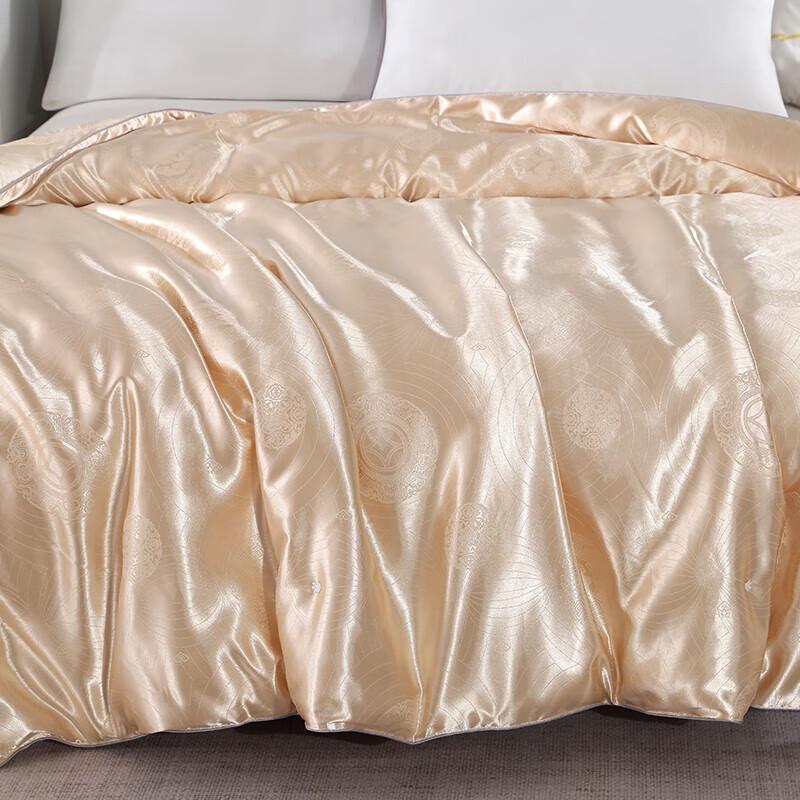 Golden Satin Jacquard Summer Air-Conditioning Fiber Quilt