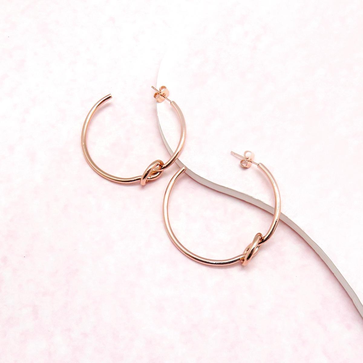 

Простой и нишевый дизайн, высококачественные серьги-кисточки C, мода 14k