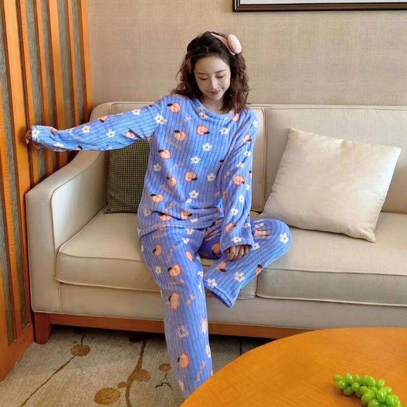 

OEING Women s Peach Coral Fleece Pajama Set One Size