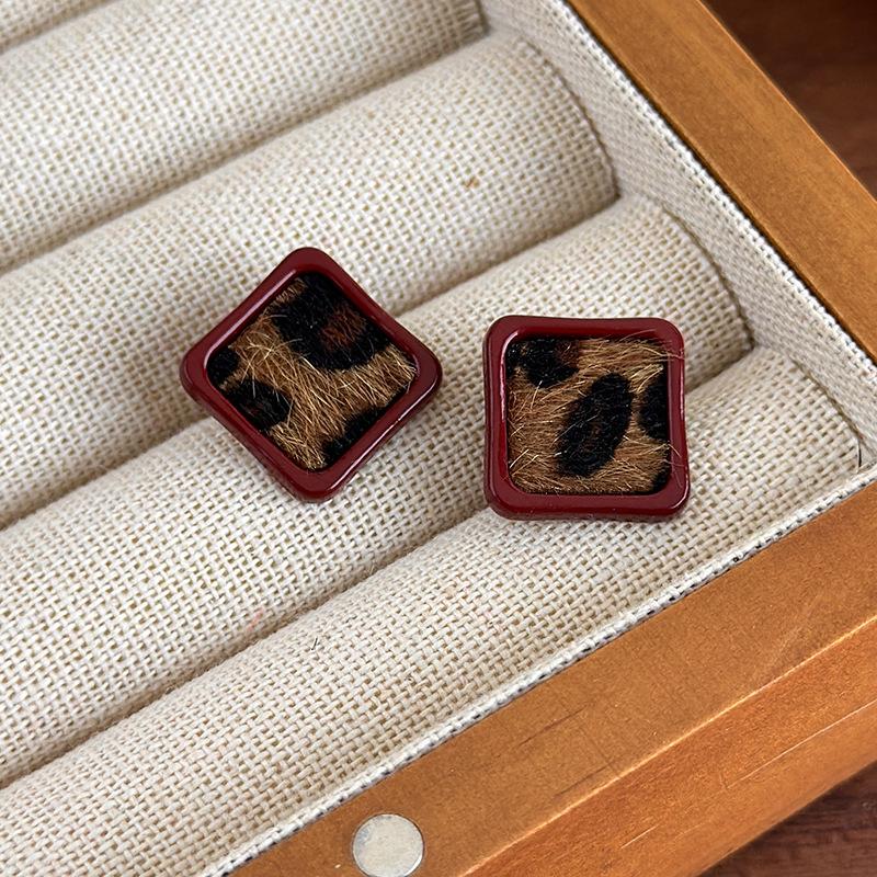 2025 Trendy Vintage Irregular Geometric Plush Leopard Print Stud Earrings For Women Party Trendy Autumn Winter Charm Accessories