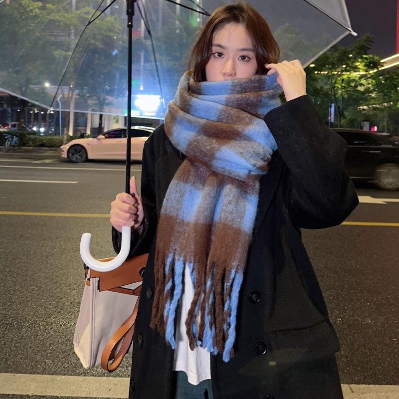 New Winter Knitted Scarf For Women's Versatile Solid Color Black And White Plaid Warmth And Thickening