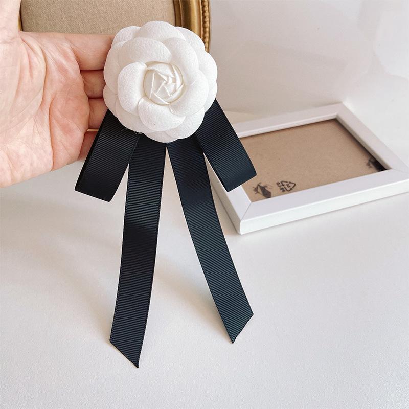 Retro Tygkonst Kameliablomma Brosch Tyg Spets Fluga Mode Smycken Skjortkrage Nålar Broschen För Kvinnor Tillbehör