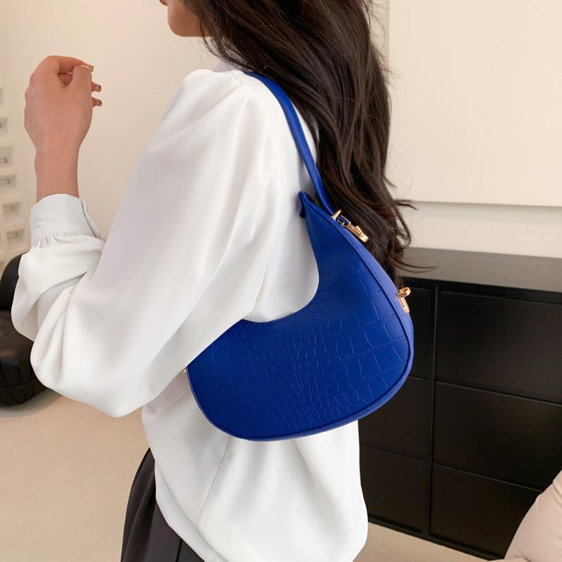 Stylish Casual Shoulder Bag Women 2023 Spring New Minimalist Crescent Bag Street Fashion Small Square Bag