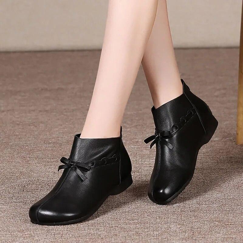 Botines para dama de amarrar, tacón 5.5 en cuero suave 100% natural Ref 180  | Regalos Colombianos