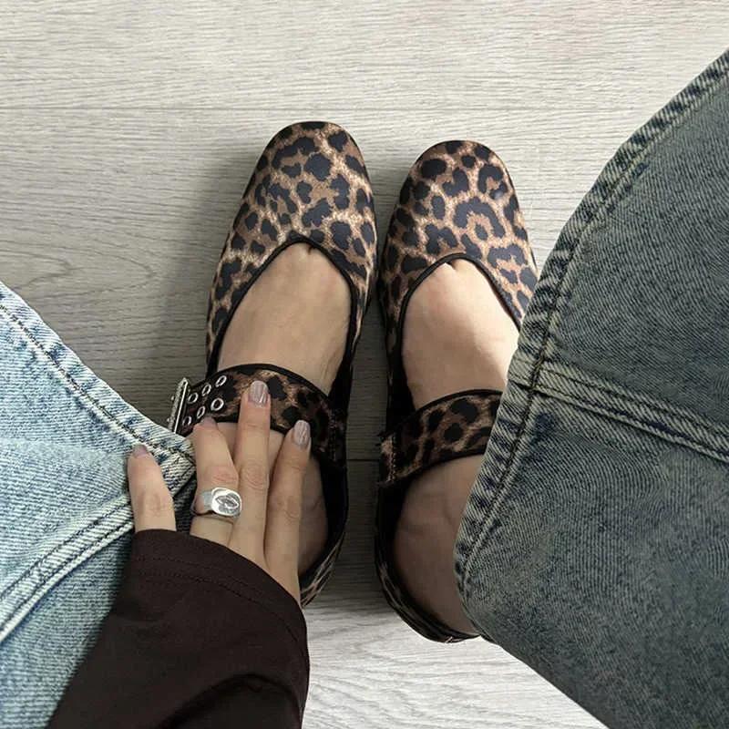 Luxury Designer Leopard Ballet Flats Women Fashion Metal Buckle Wide Strap Women Shoes Low Heel Mary Jane Shoe Zapatos De Mujer