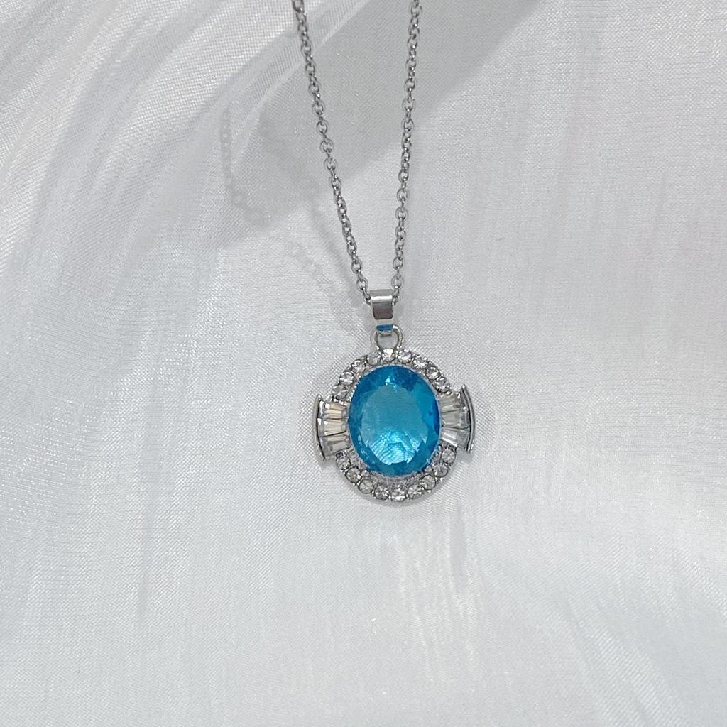 High-End Imitation Topaz Moissanite Blue Pendant with Water Wave Chain - Unisex Alloy Design