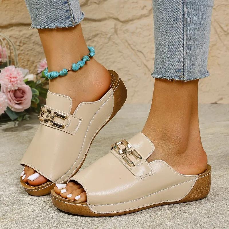 Fashion 2025 Summer Open Toe Women's Slippers Fashion Metal Decoration New Outdoor Daily Best Seller Plus Size Wedge Slippers Zapatos