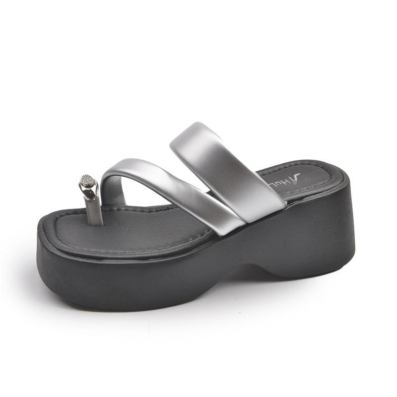 French thick-bottomed toe slippers for women's summer wear 2025 new rhinestone high-end skirt, toe-in-toe cool slippers