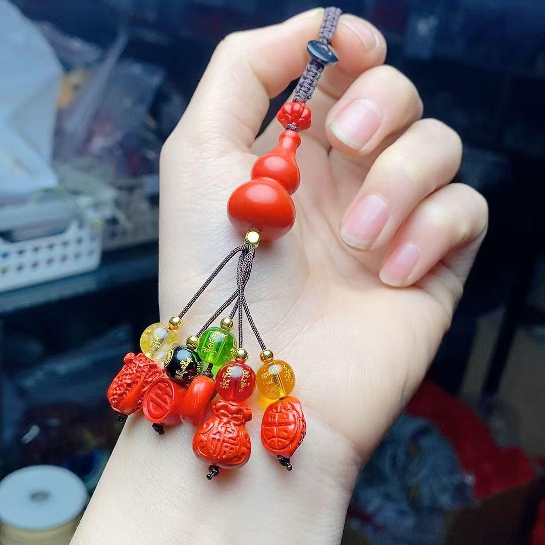 Simple Cinnabar Sand Gourd Keychain: Five-Way God of Wealth Zodiac Ornament for Men & Women. киноварь