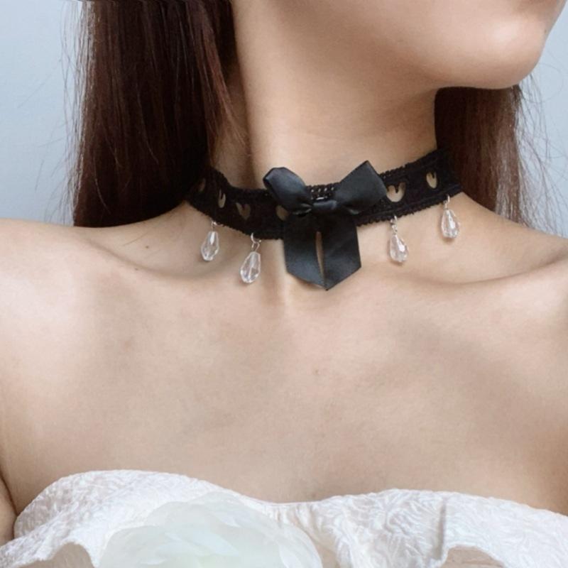 

Fashionable Dark Black Lace Hollow Choker Necklaces for Women Hot Girls Charming Bow Knot Collarbone Necklaces Jewelry Wholesale