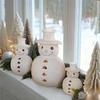 2025 Schneemann-Figuren Kreativität und schlichte Handwerkskunst für ein gemütliches Zuhause Schlichtheit Harz Weihnachts-Kerzenhalter
