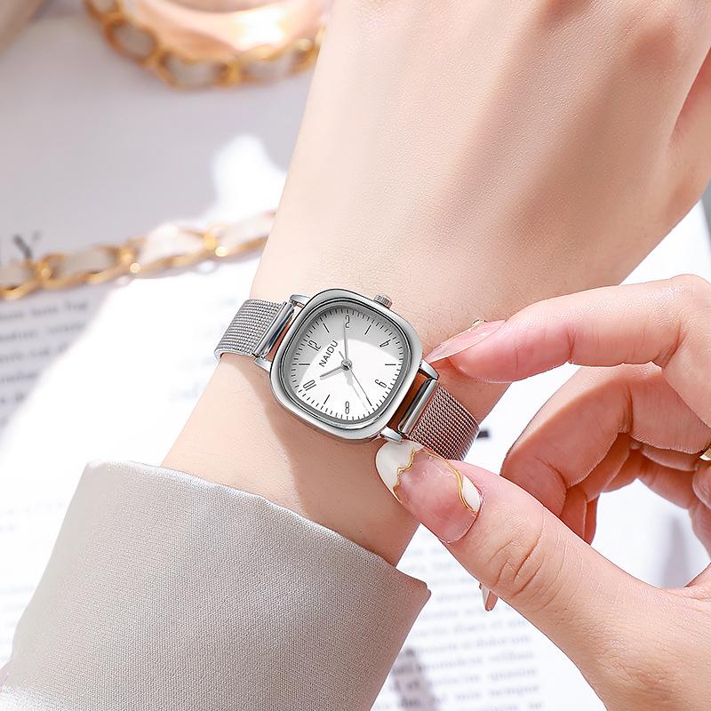 Korean Style Mesh Band Women's Quartz Watch - High-End, Niche, Waterproof Design for Ladies and Students