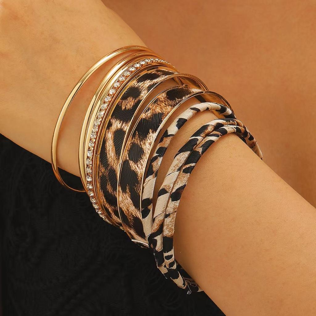 Multi-piece Set Fashion Sexy Leopard Print Leather Multi-layer Fold Wear Bangles for Women Exaggerated Personality Jewelry Sets