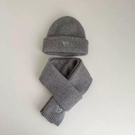 2Pcs/Set Kids Hat Scarf Set Solid Color Heart Pattern Thickened Warm Knitting Hat Long Scarf Set Elastic Fit Winter Wear