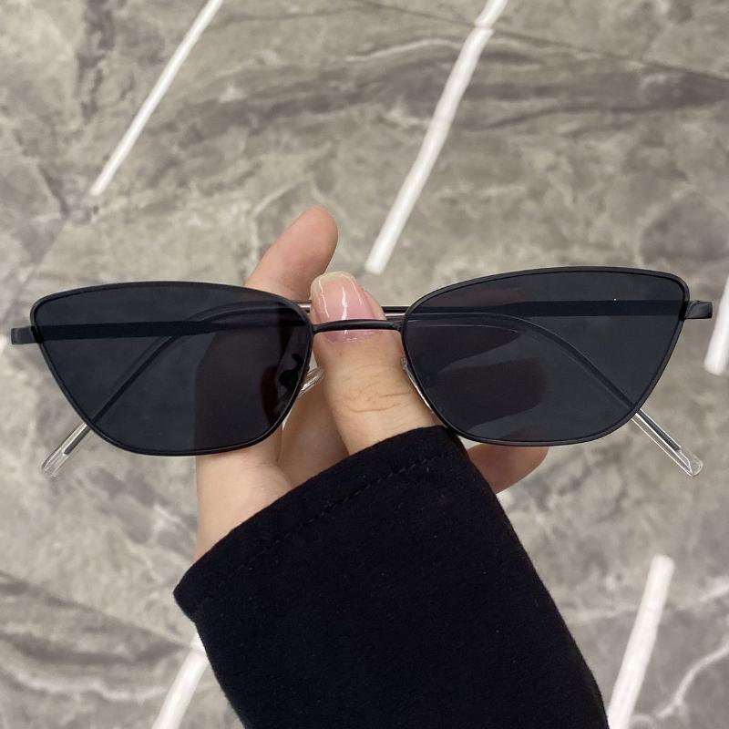Ultralight Small Square Frame Sunglasses Women Popular Luxury Designer Metal Eyeglasses Outdoor Travel UV protection Eyewear