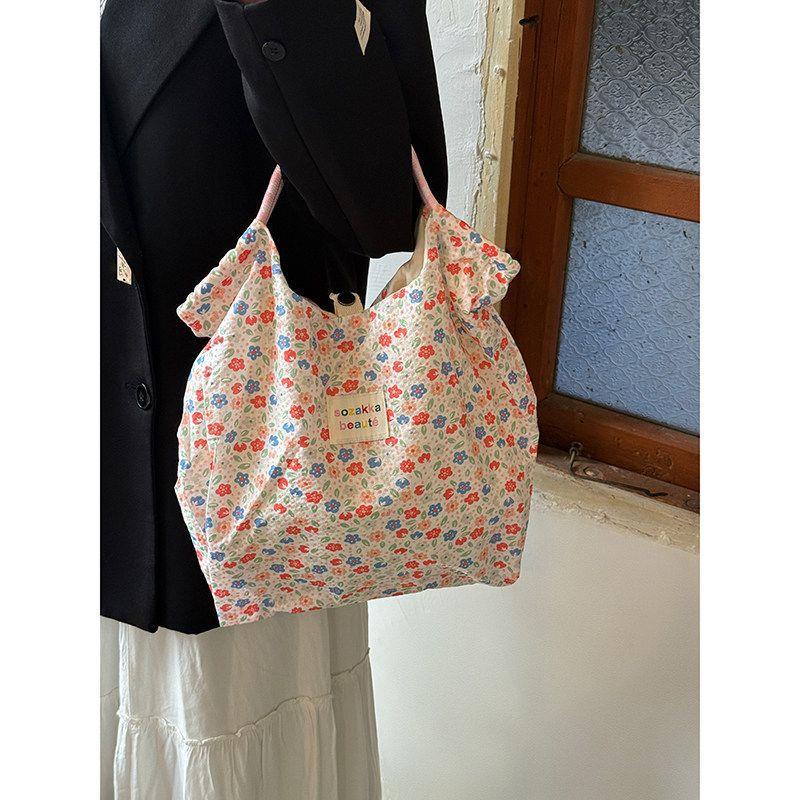 Large-capacity Portable Handbag with A Casual Beach Style Slim Tote Bag
