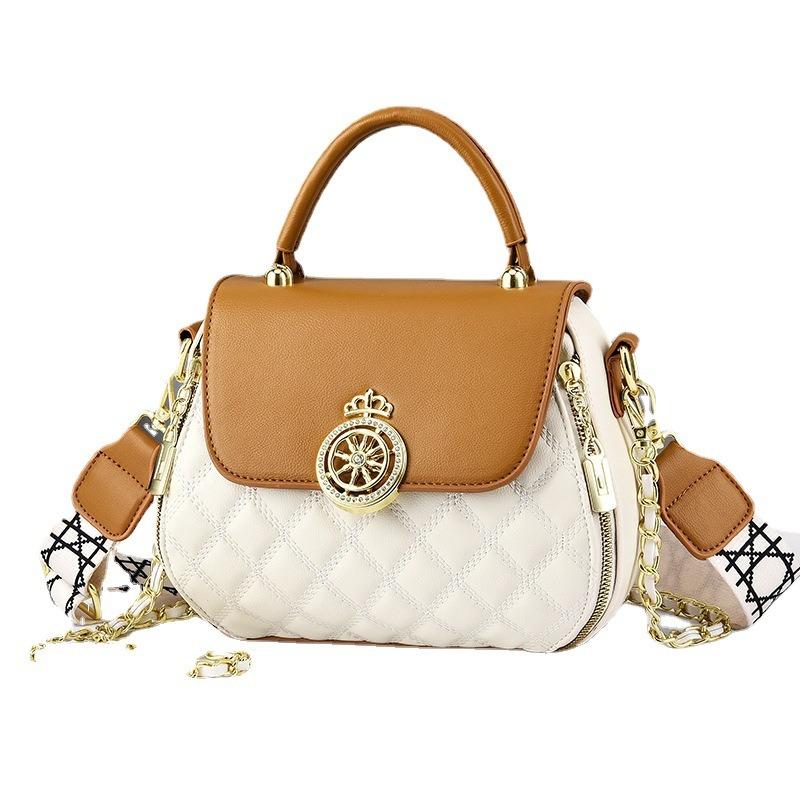 2024 Новая персонализированная женская сумка на цепочке Изысканная фурнитура Женская сумка через плечо на одно плечо Простая модная маленькая квадратная женская сумка-клатч с клапаном белый