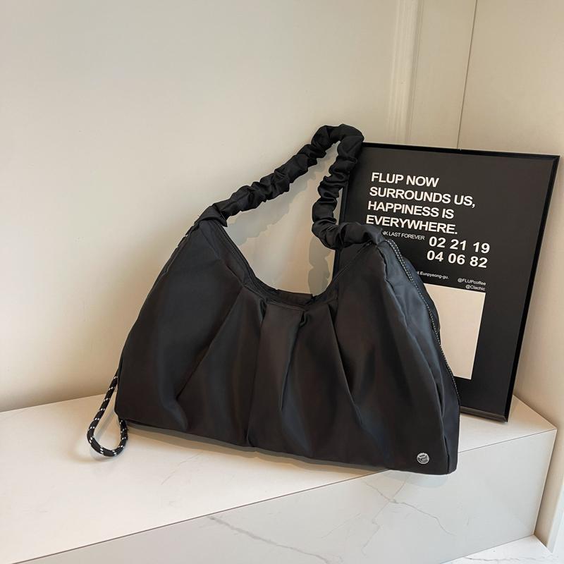 Large Capacity Nylon Shoulder Bag Women Leisure Commuting Versatile Crossbody Bags Lightweight Simple Travel Handbags