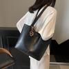Premium tote bag large capacity casual tote women's bag autumn and winter new commuting lazy wind single shoulder armpit big bag