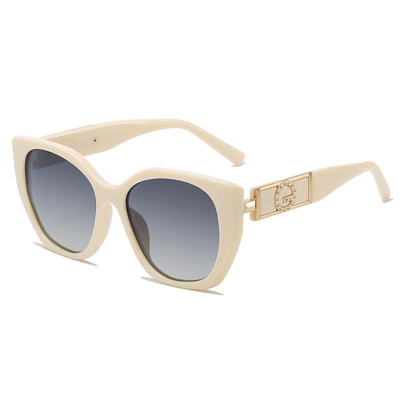 Women s Retro Large-Frame Polarized Sunglasses - Slimming & High-End Sun Protection for Driving.