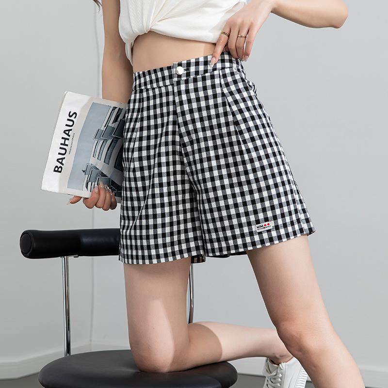 Three-point Shorts Women's Black and White Plaid Loose A Pants Summer Thin Casual Pants Refreshing Breathable Hot Pants Four Points