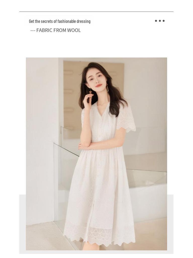 Dámské letní šaty střední délky s výstřihem do V a dutou výšivkou 2025: Literární styl, Zeštíhlující pas, Malé bílé šaty.