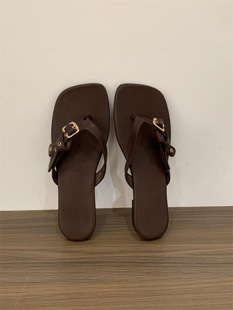 In the summer of 25, the new Korean version of the niche design belt buckle flip-flops open-toed sandals mid-toe flat-bottomed cool slippers
