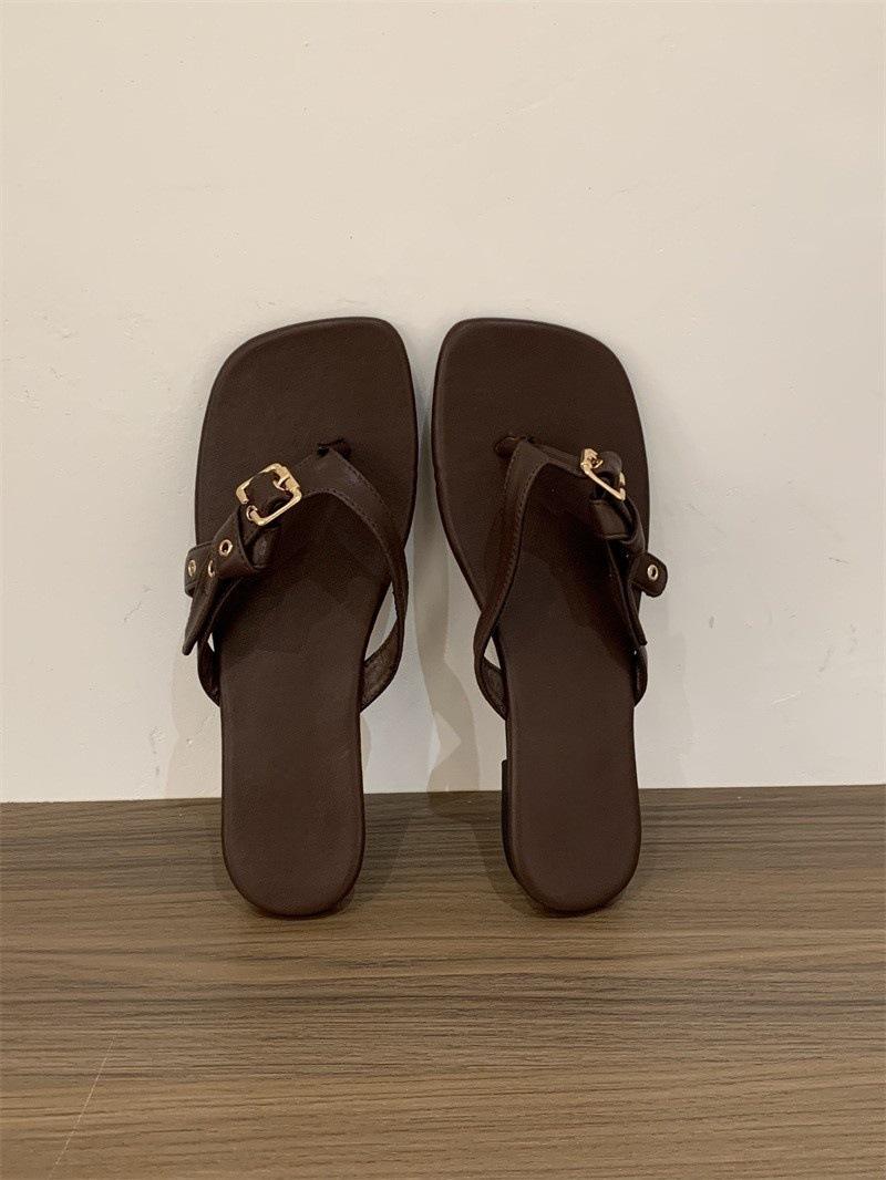 

In the summer of 25, the new Korean version of the niche design belt buckle flip-flops open-toed sandals mid-toe flat-bottomed cool slippers 40