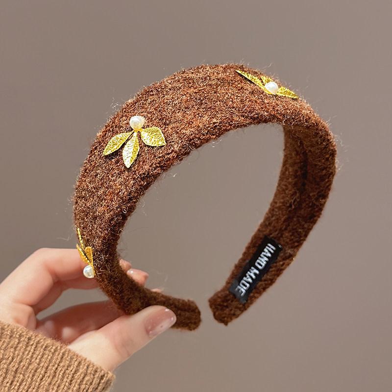 

Vintage Maillard Headband Women Golden Leaf Pearl Non Slip Versatile Headband Outdoor Banquet Fashion Hair Accessories коричневый