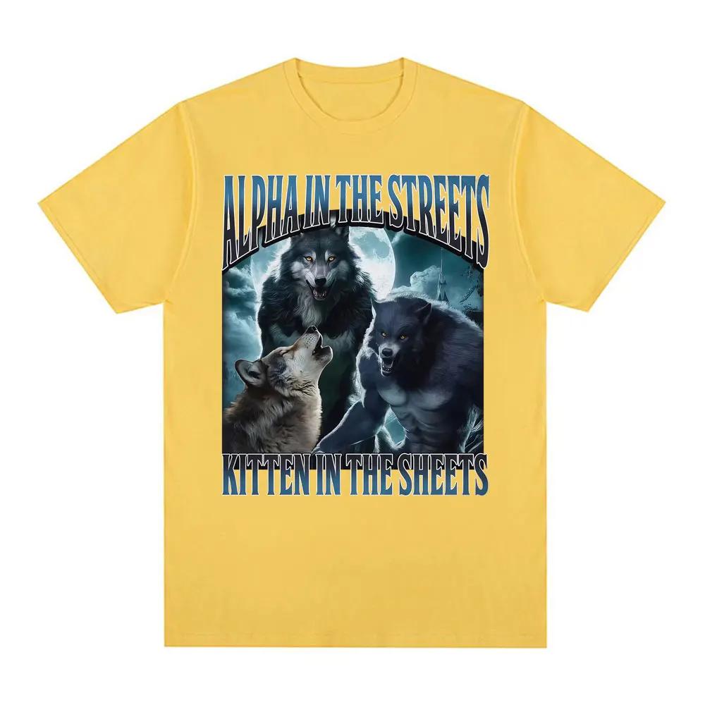 

Funny werewolf meme T-shirt for womencasual and comfortable extra-large size featuring a kitten on an alpha bed on the street 3XL